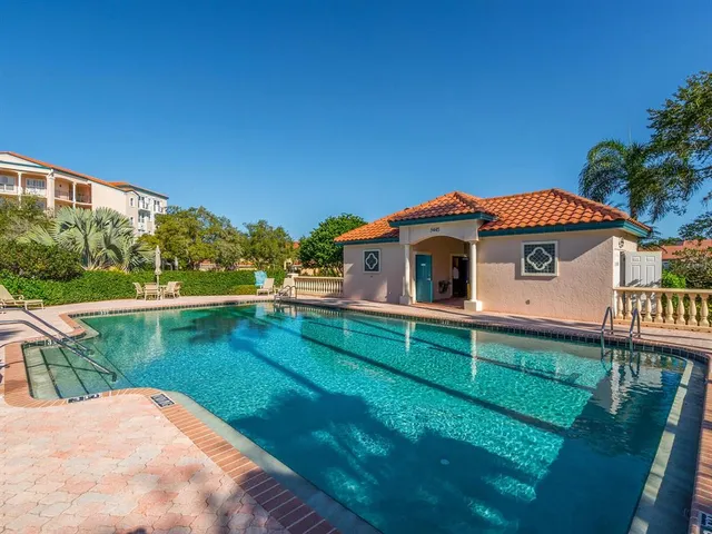 $675,000 | 5420 Eagles Point Circle, Unit 106, Sarasota, FL 34231