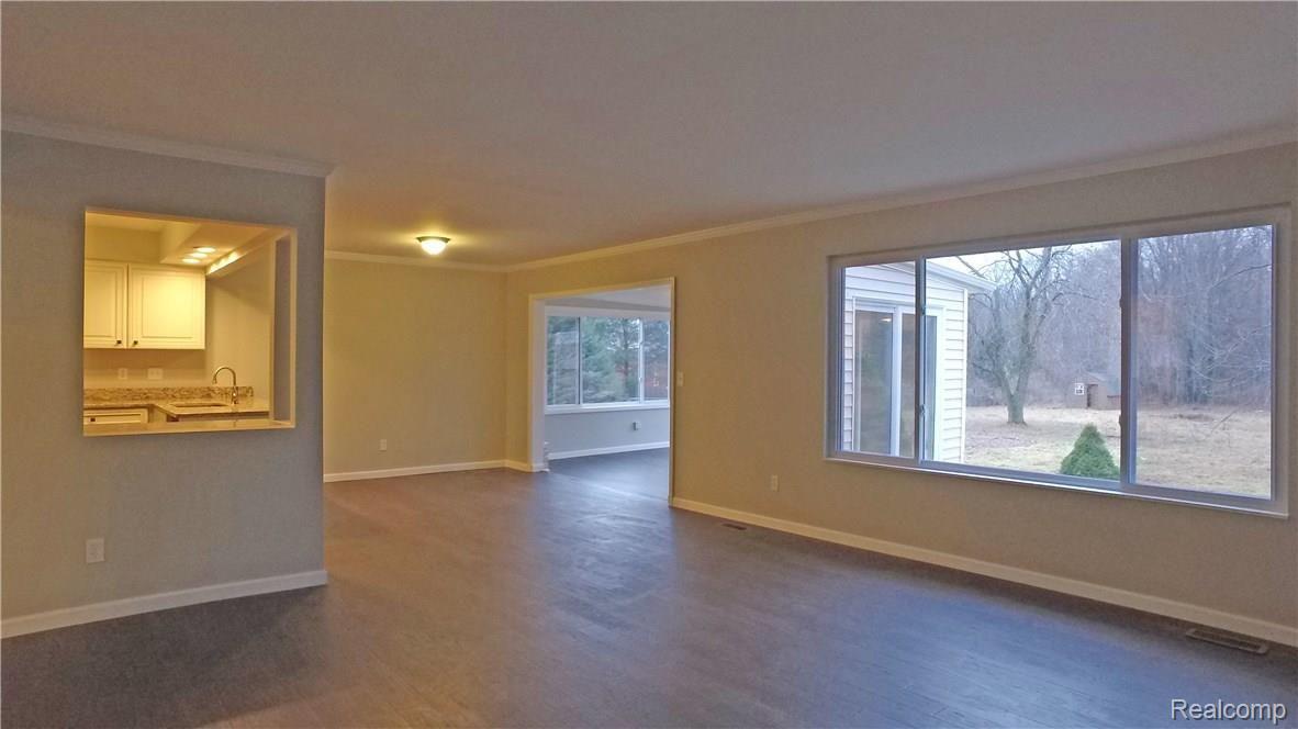 21171 Armada Ridge Road Armada, MI 48005 - Photo 14 of 24 Family Room 2.jpg