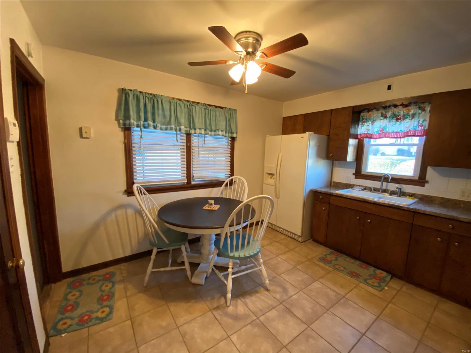 210 Koenigsmark Avenue Waterloo, IL 62298 - Photo 12 of 38