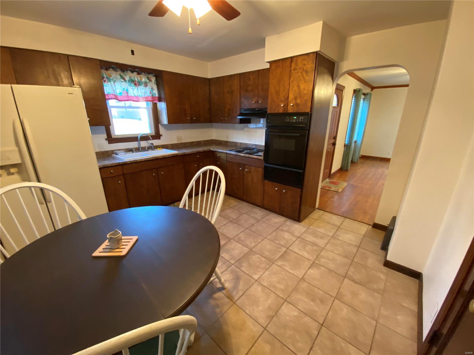 210 Koenigsmark Avenue Waterloo, IL 62298 - Photo 13 of 38