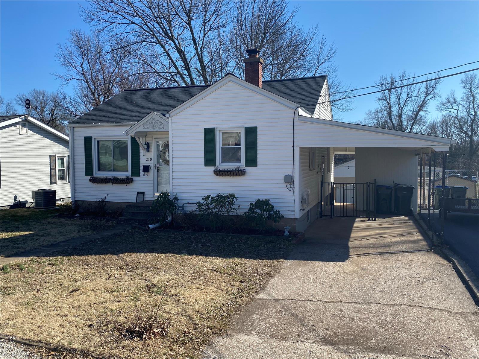 210 Koenigsmark Avenue Waterloo, IL 62298 - Photo 3 of 38