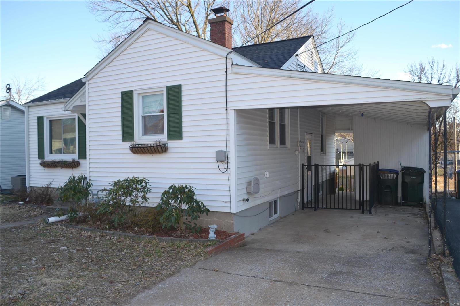 210 Koenigsmark Avenue Waterloo, IL 62298 - Photo 4 of 38