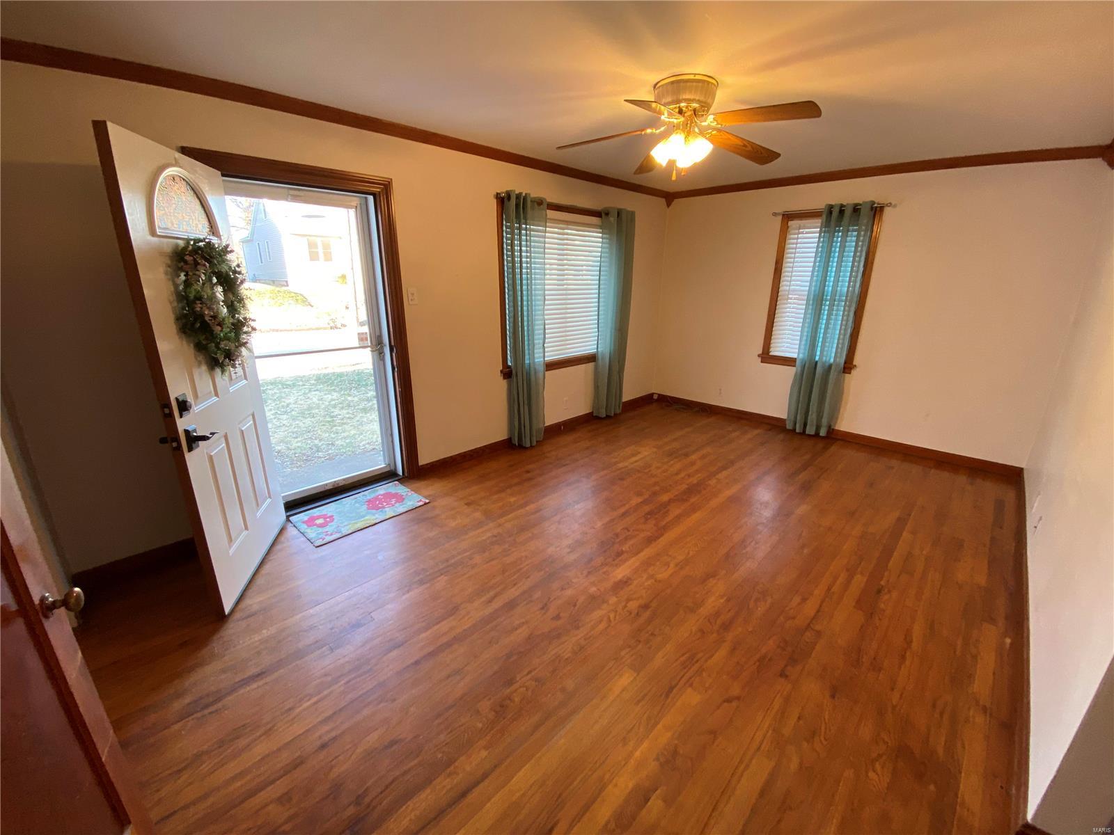 210 Koenigsmark Avenue Waterloo, IL 62298 - Photo 8 of 38