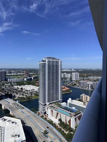 $4,200 | 1800 South Ocean Drive, Unit LP4206, Hallandale Beach, FL 33009