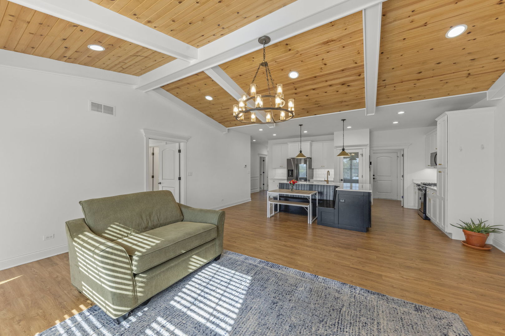 26411 West Stephanie Drive Channahon, IL 60410 - Photo 3 of 28 a living room with furniture and a rug