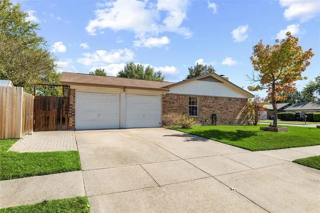 $259,000 | 6201 Brookside Drive, Watauga, TX 76148