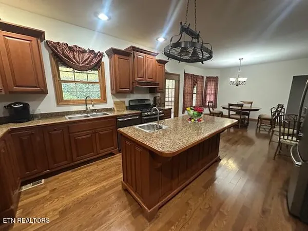 $699,000 | 105 Hwy 190 Pineville Key, Pineville, KY 40977