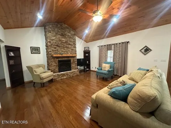 $699,000 | 105 Hwy 190 Pineville Key, Pineville, KY 40977