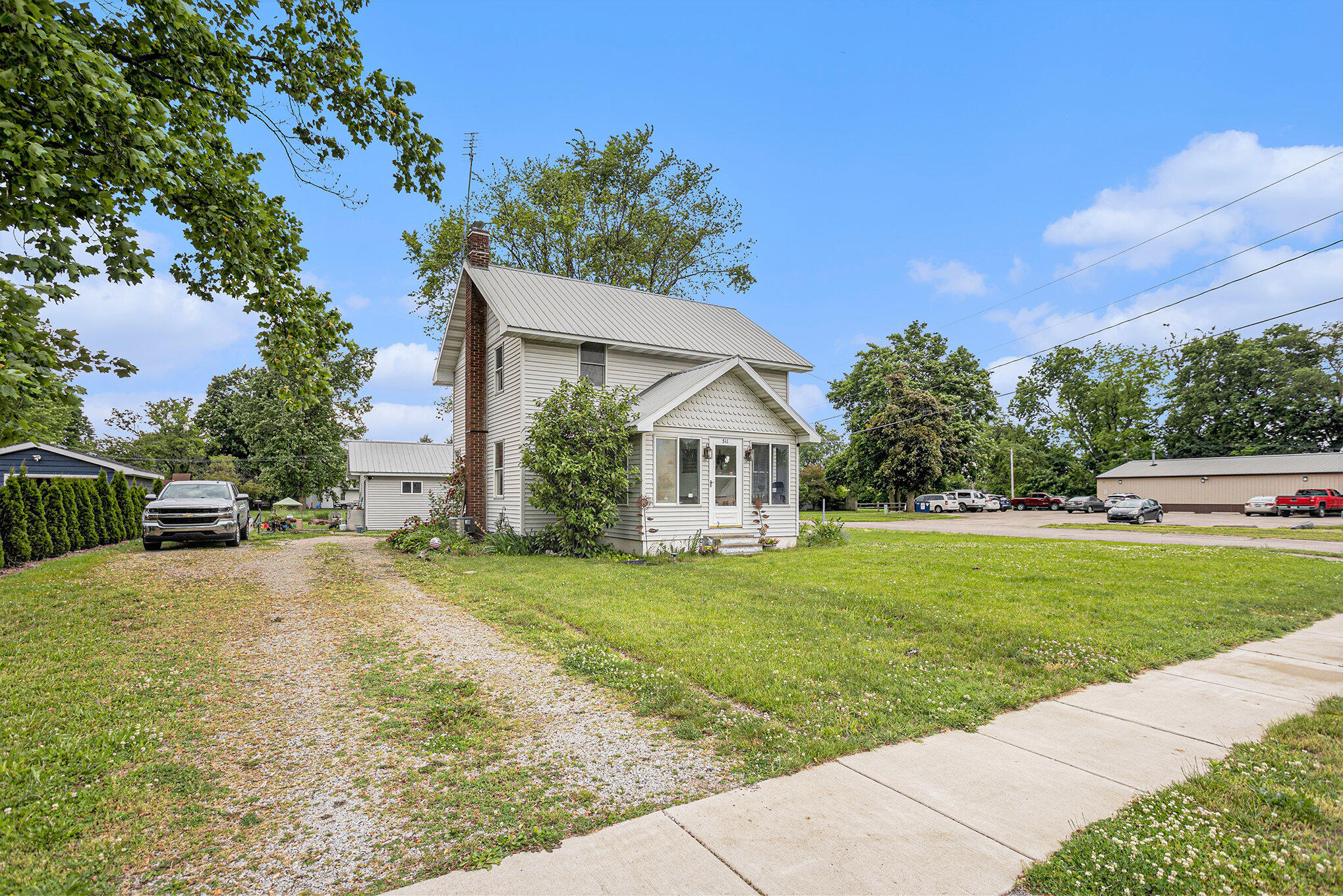 511 East Chicago Road White Pigeon, MI 49099 - Photo 2 of 21 Front