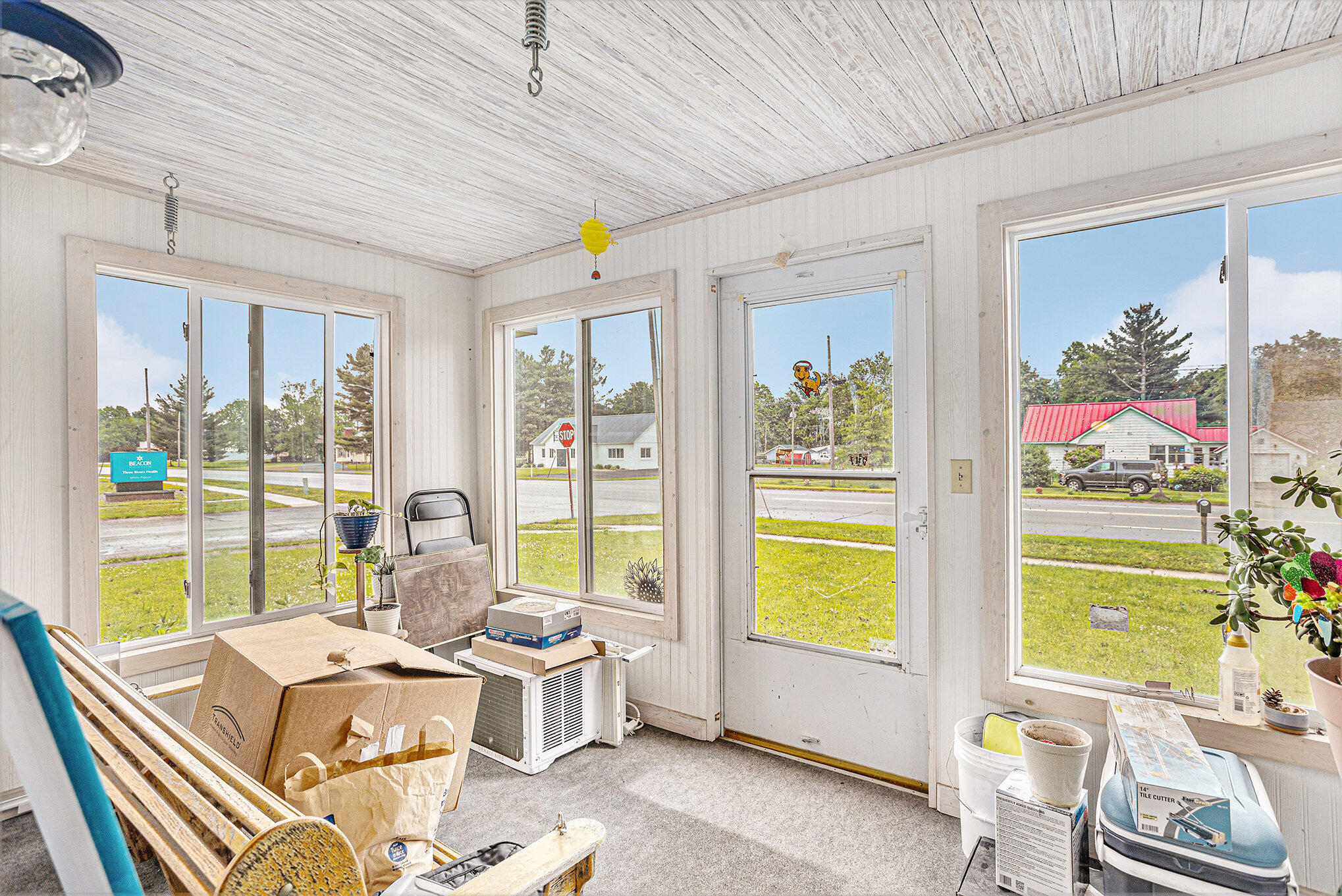 511 East Chicago Road White Pigeon, MI 49099 - Photo 4 of 21 Front Porch