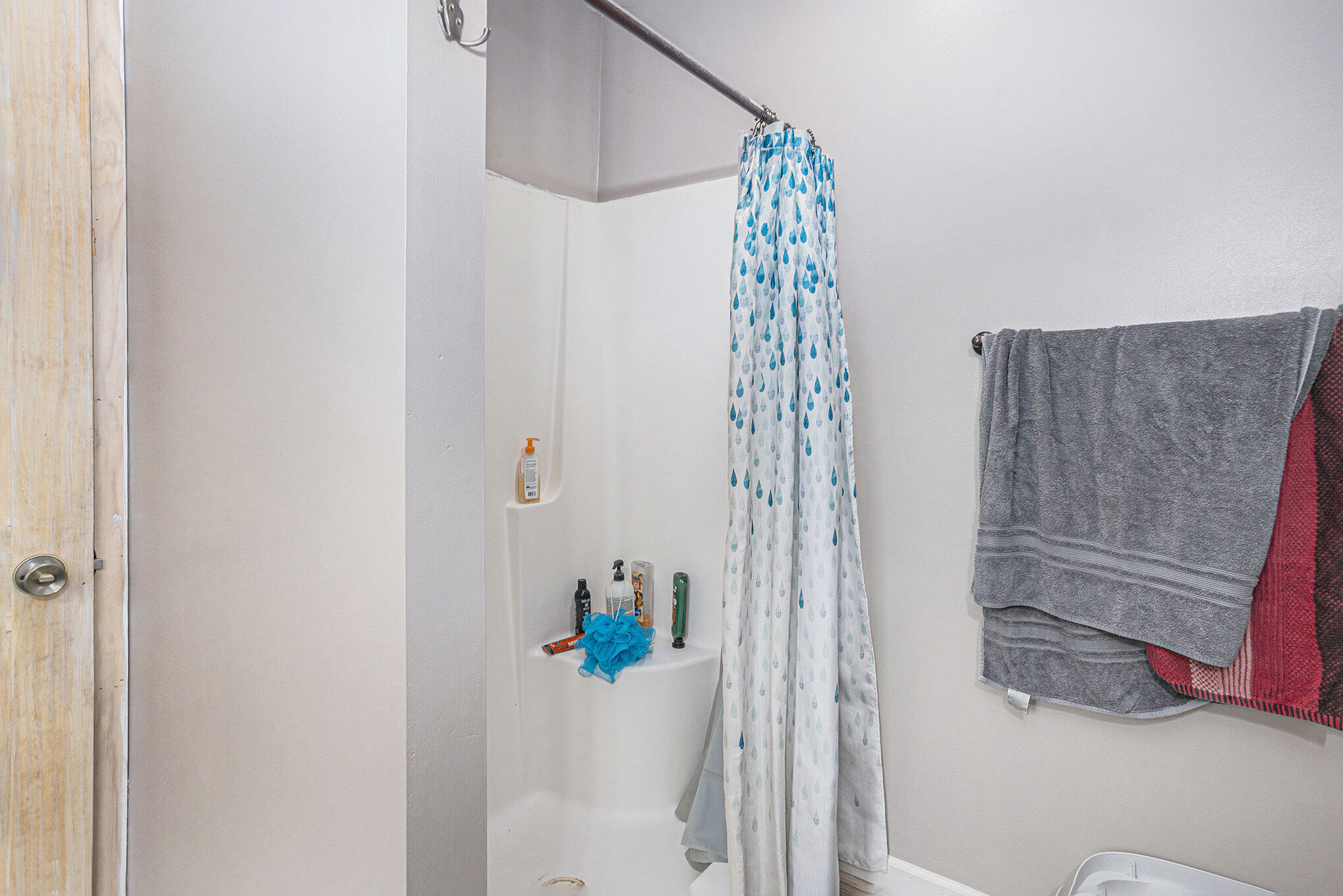 511 East Chicago Road White Pigeon, MI 49099 - Photo 10 of 21 Main Bathroom