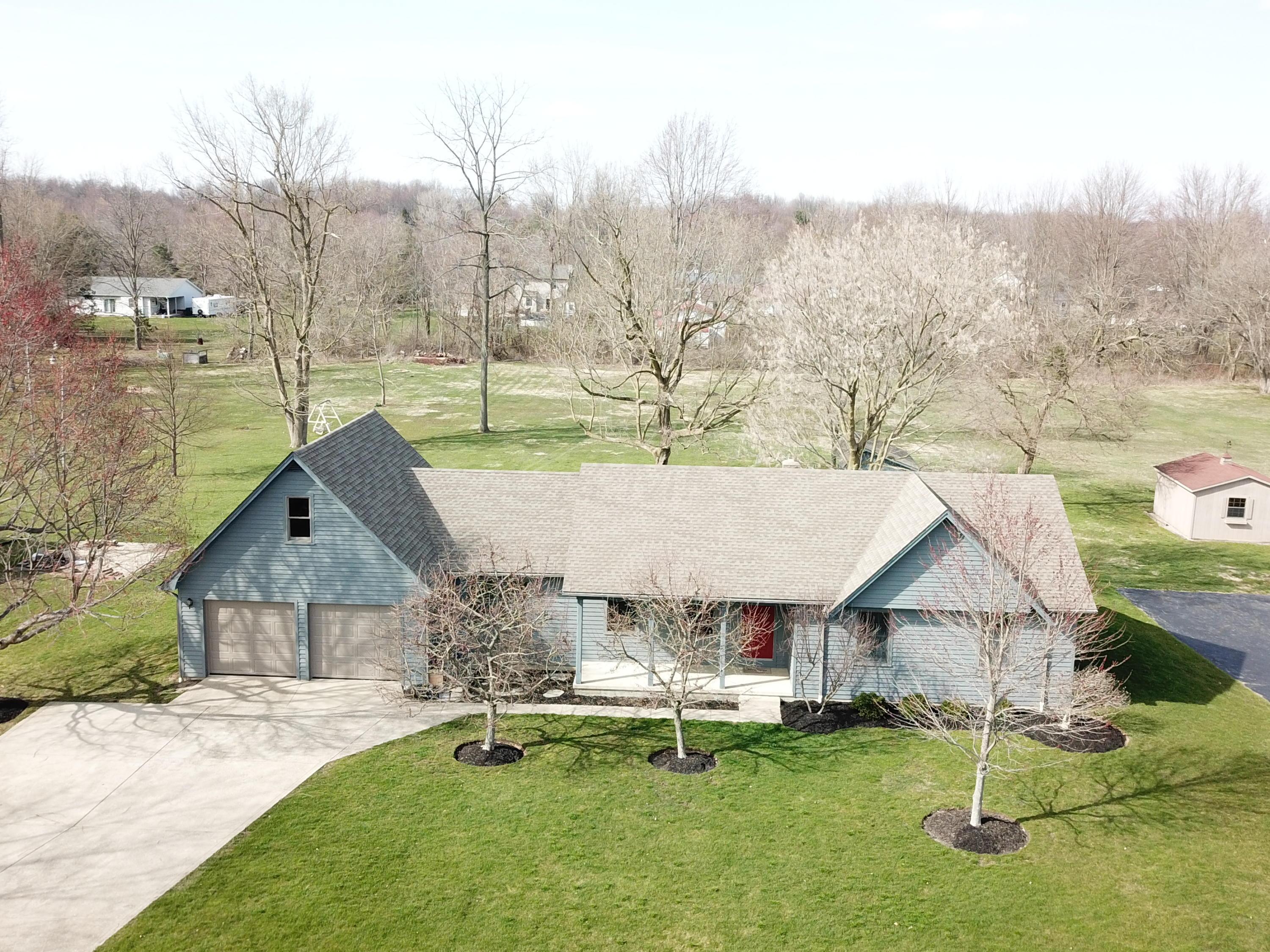 7228 Beecher Road Southwest Pataskala, OH 43062 - Photo 3 of 31