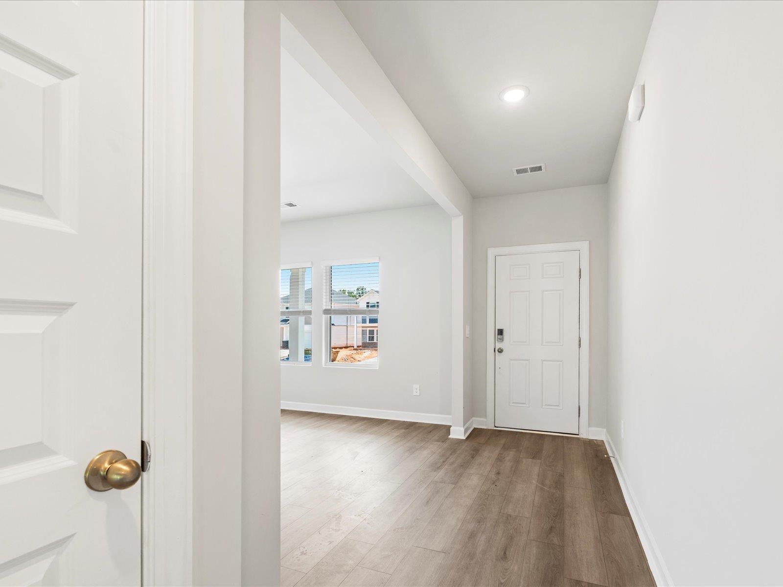 113 Tantalus Street Gray Court, SC 29645 - Photo 2 of 33