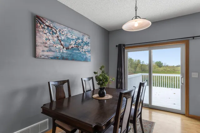 $323,500 | 305 Garfield Avenue South, Montrose, MN 55363