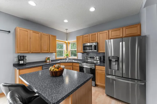 $323,500 | 305 Garfield Avenue South, Montrose, MN 55363