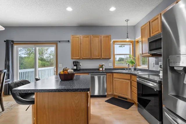 $323,500 | 305 Garfield Avenue South, Montrose, MN 55363