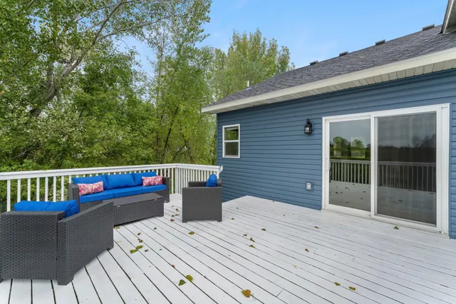 $323,500 | 305 Garfield Avenue South, Montrose, MN 55363