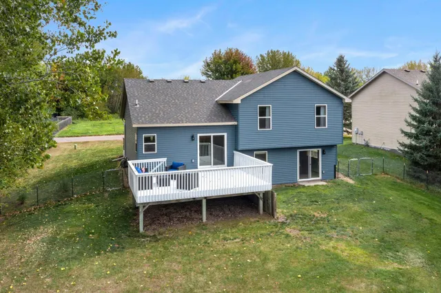 $323,500 | 305 Garfield Avenue South, Montrose, MN 55363