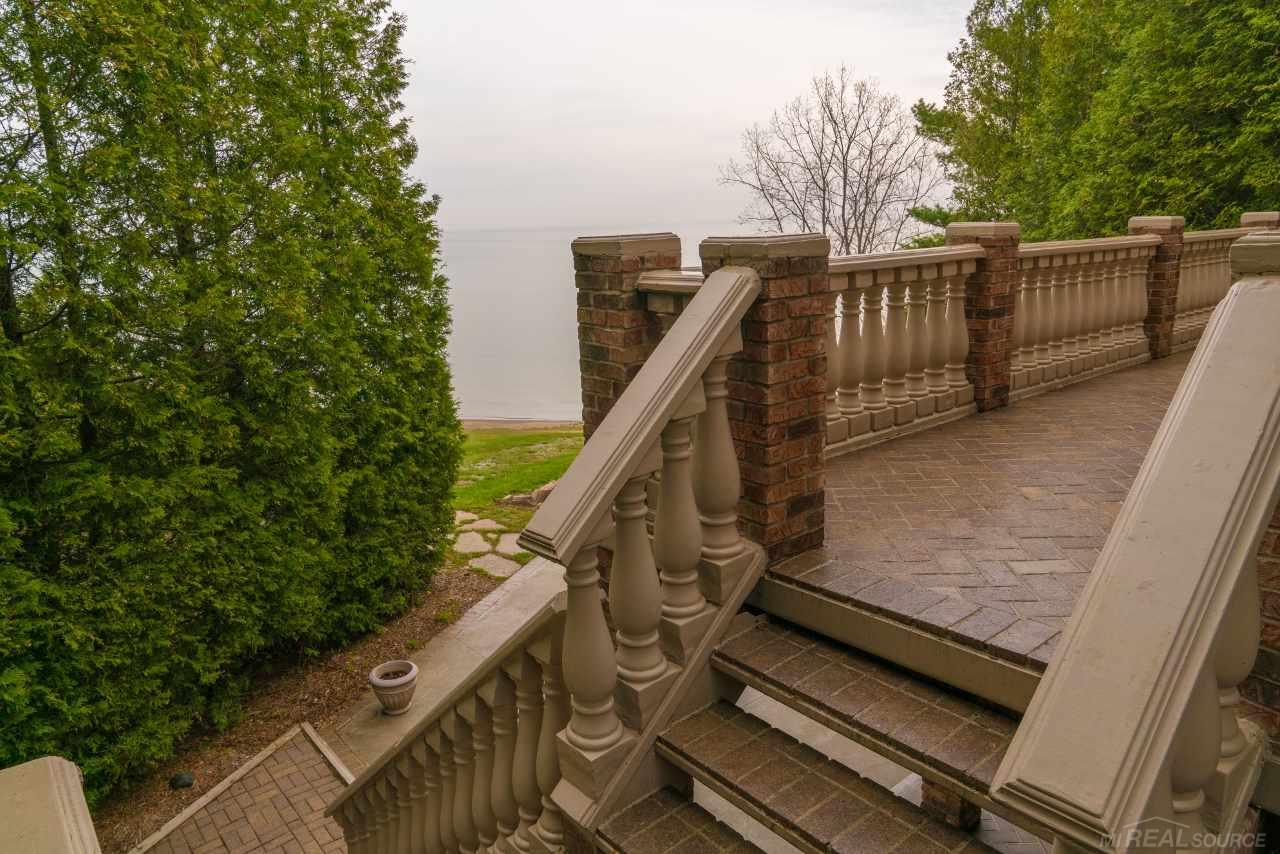 2601 Lakeshore Road Applegate, MI 48401 - Photo 14 of 71