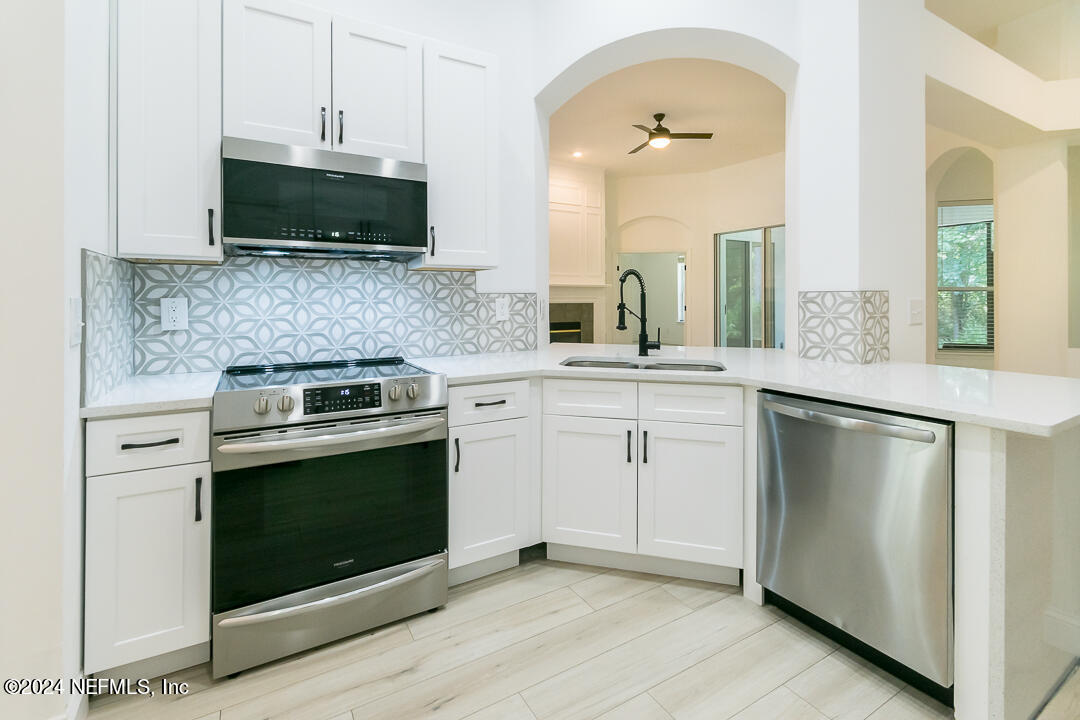 8867 Harvards Cove Court Jacksonville, FL 32256 - Photo 2 of 35 Kitchen