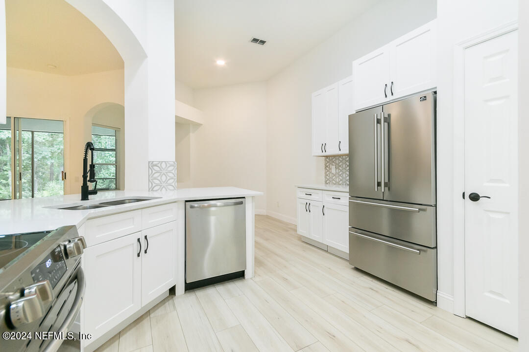 8867 Harvards Cove Court Jacksonville, FL 32256 - Photo 3 of 35 Kitchen