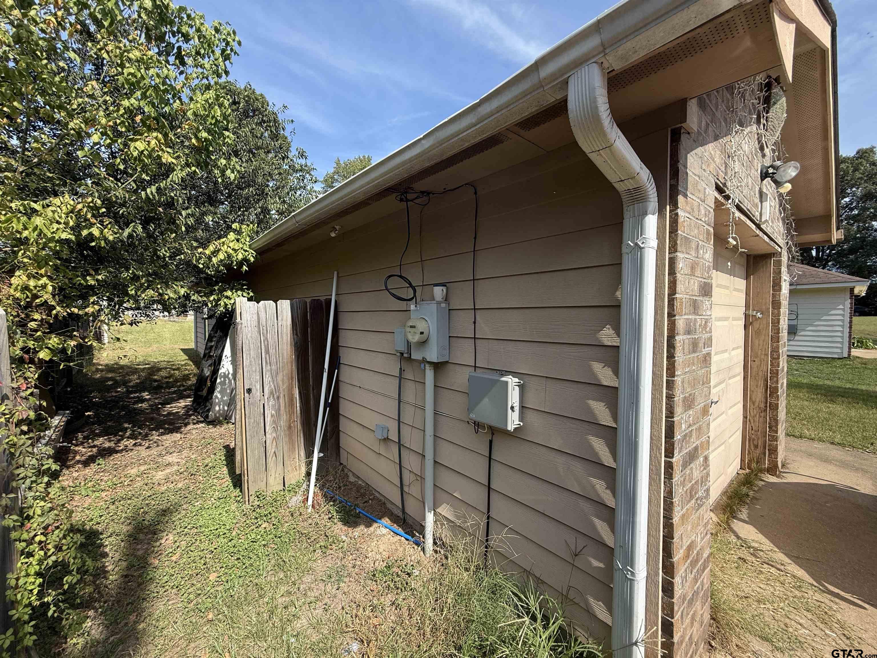 111 Jerome Court Rusk, TX 75785 - Photo 5 of 16 a view of a house with a yard