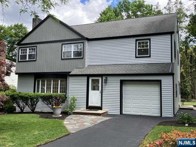 701 Sunderland Road Teaneck, NJ 07666 - Photo 2 of 10