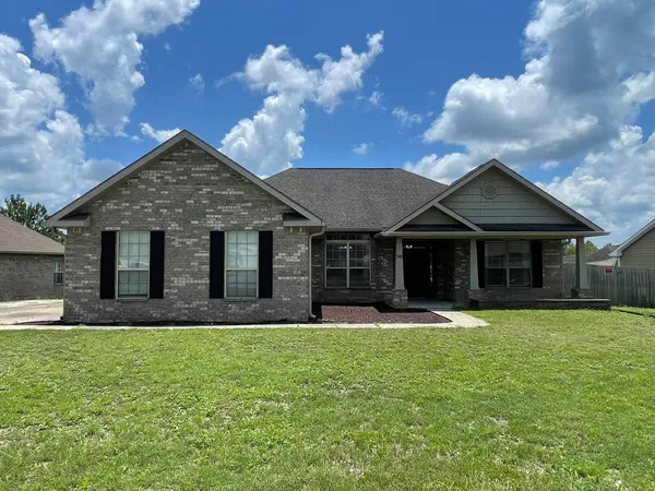 $1,900 | 148 Crab Apple Avenue, Crestview, FL 32536