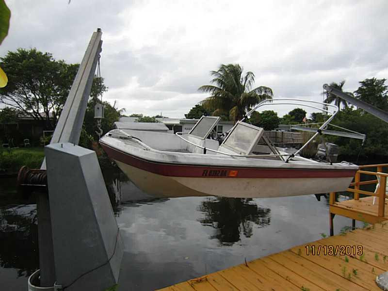 1006 North 30th Road Hollywood, FL 33021 - Photo 13 of 25 Waterfront/Dock/Pier