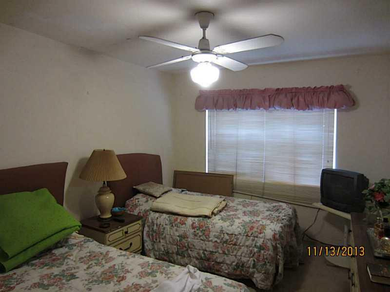 1006 North 30th Road Hollywood, FL 33021 - Photo 23 of 25 Bedroom