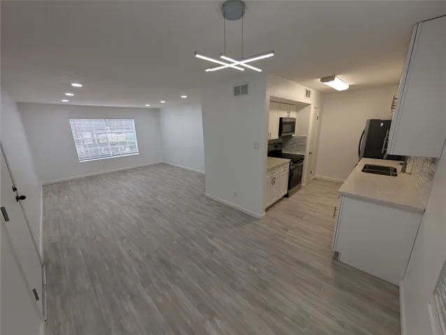 $1,700 | 5550 North Braeswood Boulevard, Unit 84, Houston, TX 77096