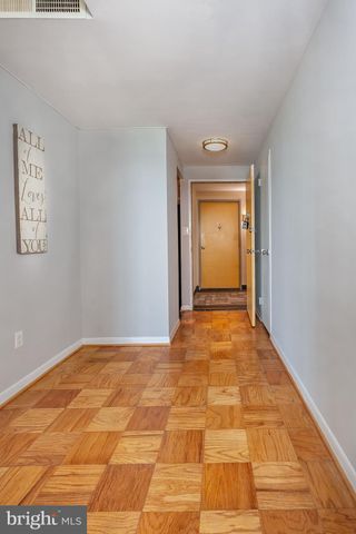 $300,000 | 4600 Duke Street, Unit 1432, Alexandria, VA 22304