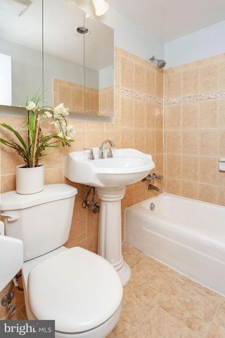 $300,000 | 4600 Duke Street, Unit 1432, Alexandria, VA 22304