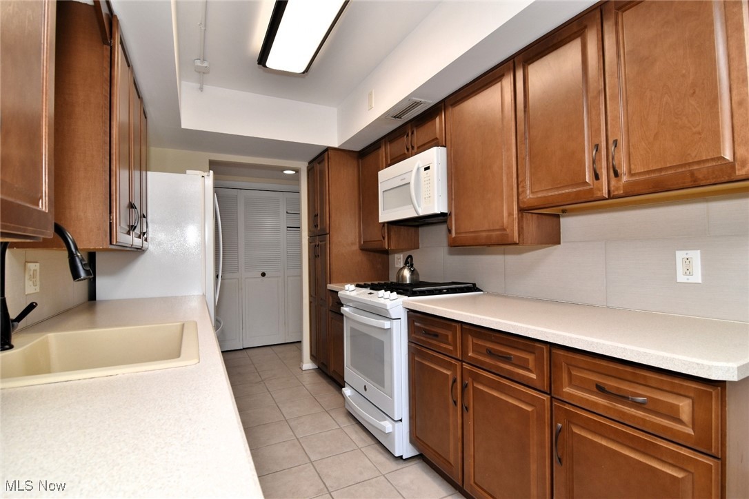 3701 Mayfield Road, Unit 304 Cleveland, OH 44121 - Photo 19 of 39 Gallery Image 19