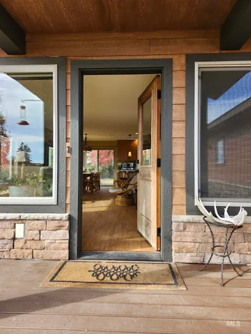 $875,000 | 1703 Little Bear Ridge Road, Troy, ID 83871