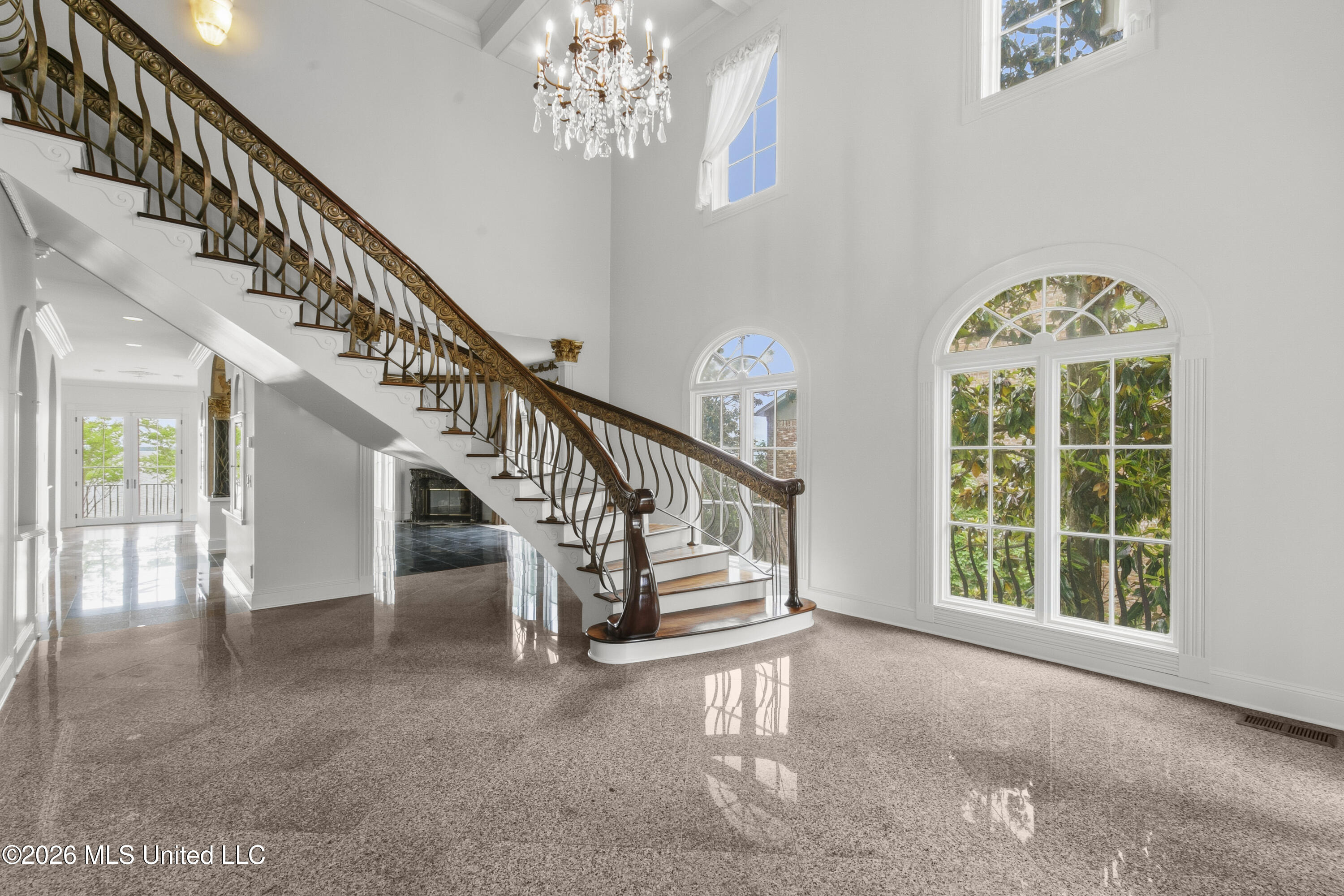 133 Overlook Pointe Drive Ridgeland, MS 39157 - Photo 7 of 93 Grand Entry