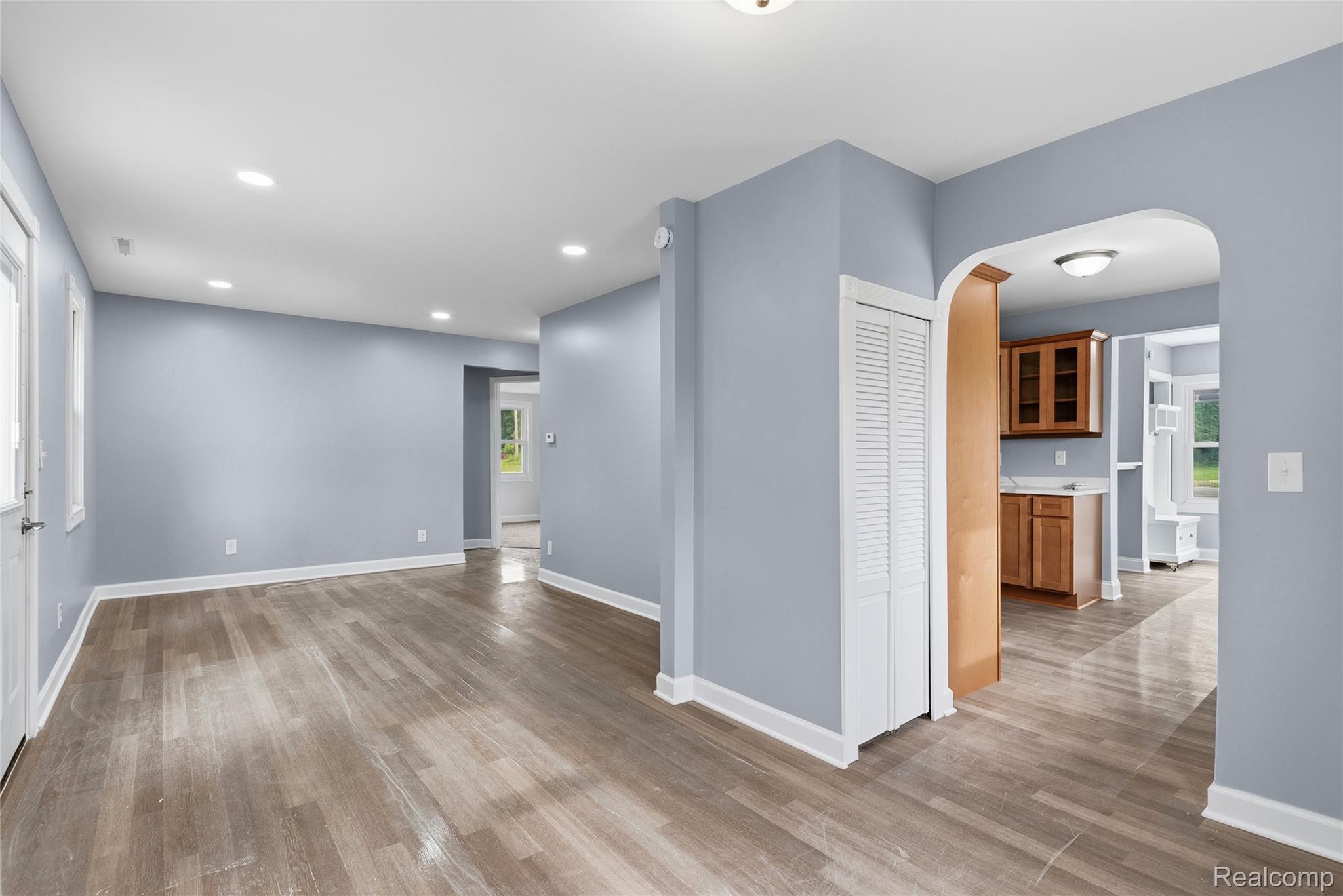 3241 East Frances Road Clio, MI 48420 - Photo 8 of 32 DSC01061.jpg