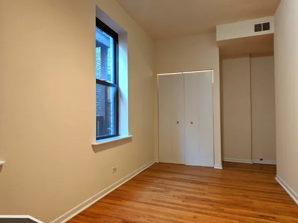 $2,695 | 2323 North Kedzie Boulevard, Unit 2, Chicago, IL 60647