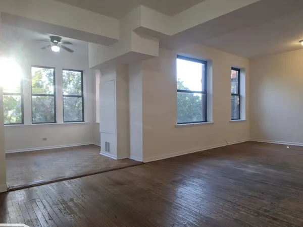 $2,695 | 2323 North Kedzie Boulevard, Unit 2, Chicago, IL 60647