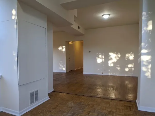 $2,695 | 2323 North Kedzie Boulevard, Unit 2, Chicago, IL 60647