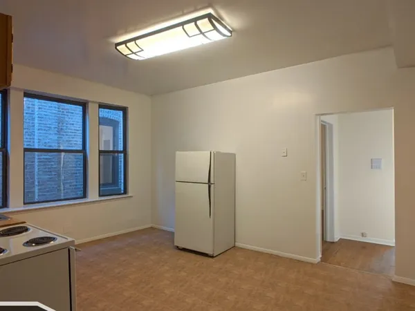 $2,695 | 2323 North Kedzie Boulevard, Unit 2, Chicago, IL 60647
