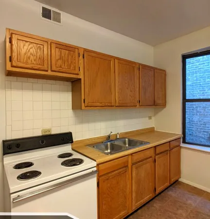 $2,695 | 2323 North Kedzie Boulevard, Unit 2, Chicago, IL 60647