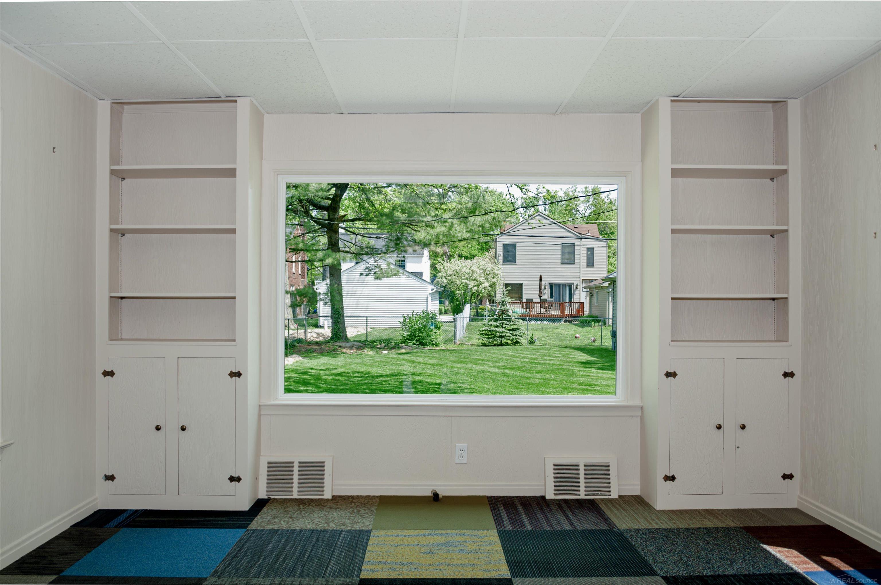 1772 Prestwick Road Grosse Pointe Woods, MI 48236 - Photo 12 of 58