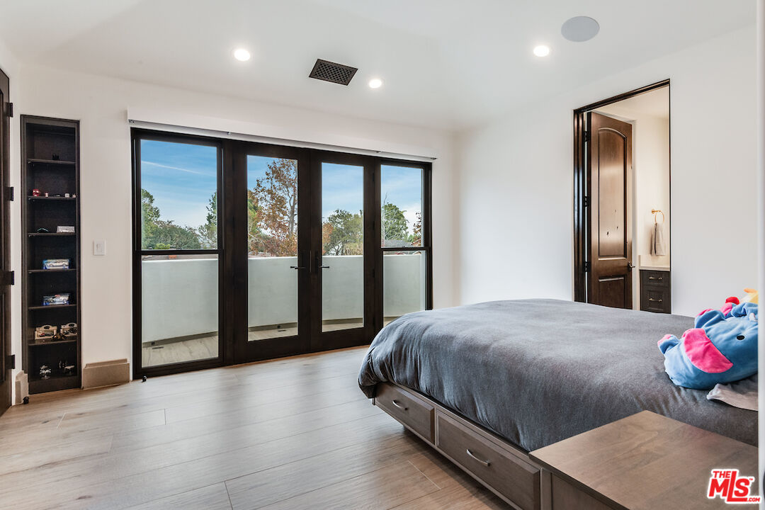 6390 Riggs Place Los Angeles, CA 90045 - Photo 11 of 26