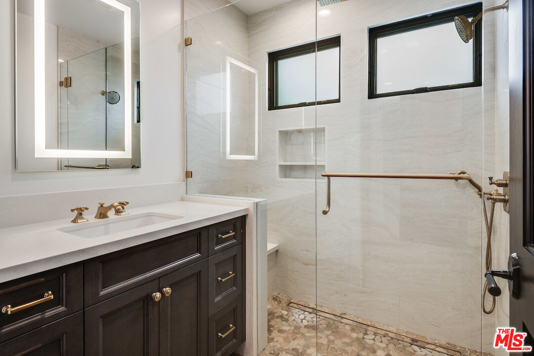 6390 Riggs Place Los Angeles, CA 90045 - Photo 16 of 26