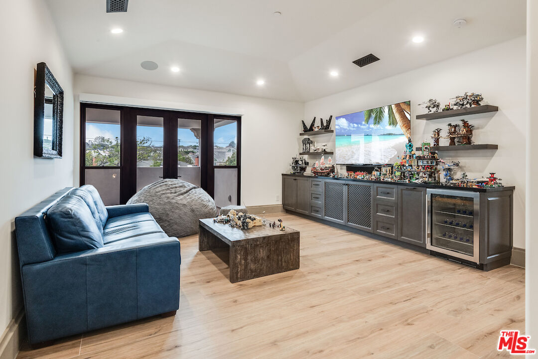 6390 Riggs Place Los Angeles, CA 90045 - Photo 18 of 26