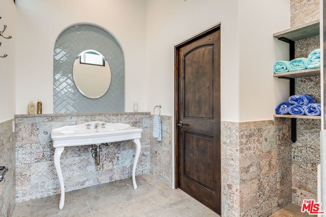 6390 Riggs Place Los Angeles, CA 90045 - Photo 25 of 26