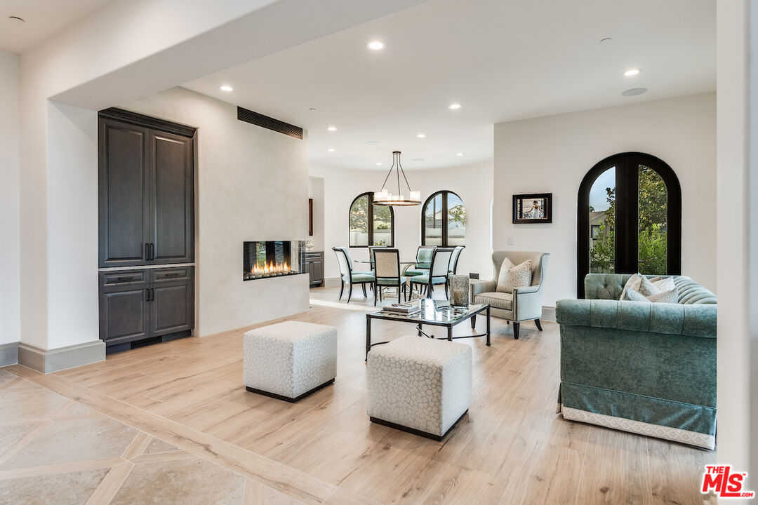 6390 Riggs Place Los Angeles, CA 90045 - Photo 3 of 26