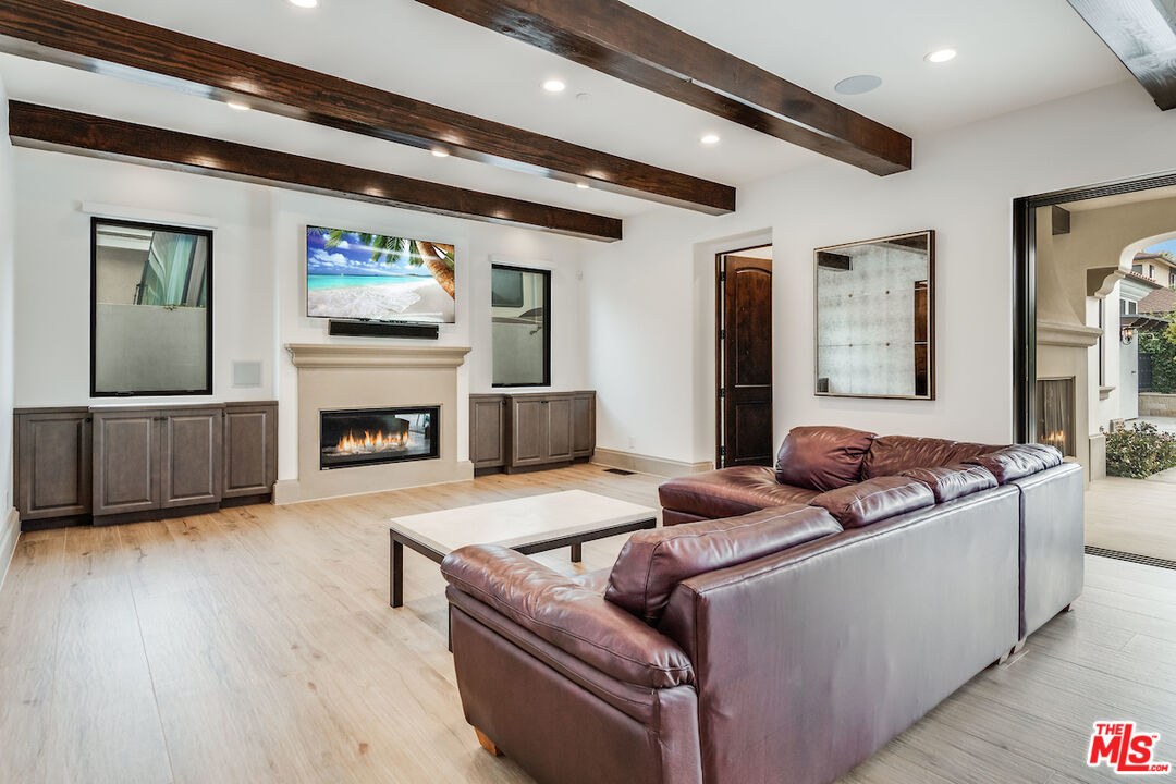 6390 Riggs Place Los Angeles, CA 90045 - Photo 7 of 26