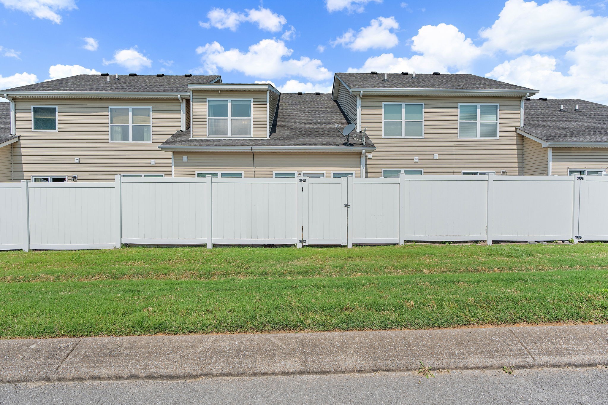 1071 Muna Court Spring Hill, TN 37174 - Photo 35 of 50 a front view of a house with a yard